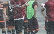 U23 Việt Nam gián đoạn buổi tập trên sân Shah Alam vì trời mưa lớn