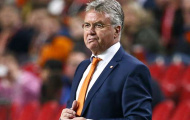 Người hùng Sneijder không cứu được Guus Hiddink