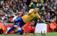 Dunga tố trọng tài Atkinson không bảo vệ cầu thủ Brazil