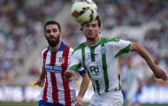 Sao Atletico đột nhập buồng lái máy bay gây sốc