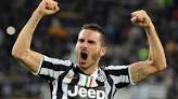 Video: Bàn thắng nâng tỷ số 3-0 của Bonucci (Juventus) vs Fiorentina