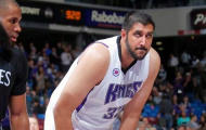 'Bé bự' Sim Bhullar trở thành cầu thủ gốc Ấn đầu tiên chơi tại NBA