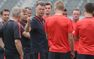 Van Gaal lo lắng điều gì trước trận derby Manchester?