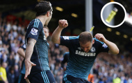 Phản ứng lạ lùng của Mourinho khi học trò “ăn” đồng xu