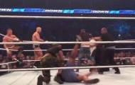 Video: Võ đài WWE bị CĐV làm loạn
