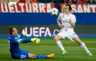 Gareth Bale lại bị chặn đường, chửi bới thậm tệ