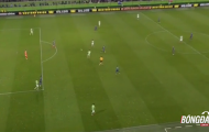 Video: Học đòi hàng thủ Bayern, cầu thủ của Wolfsburg lại mắc sai lầm ngớ ngẩn