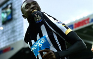 Video: Cú sút có quỹ đạo cong cực dị của Papiss Cisse vs Chelsea