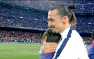 Gạt bỏ hận thù, Ibra ôm hôn Messi thắm thiết