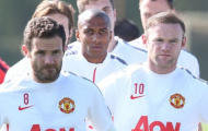 Bỏ qua tin đồn; Van Persie, De Gea tươi cười tập luyện