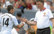 Van Gaal nói gì về tương lai của Chicharito ở M.U?