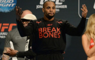 Jon Jones bị tước đai, cơ hội lại đến với Daniel Cormier