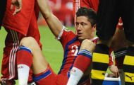 Vỡ mũi, Lewandowski làm 'zorro' gặp Barcelona