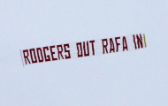 Fan Liverpool thuê phi cơ kêu gọi sa thải Brendan Rodgers
