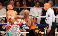 Mayweather đã dùng mánh khóe lừa đối thủ như thế nào?