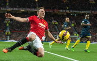 Sốc: Phil Jones xuất sắc nhất... châu Âu