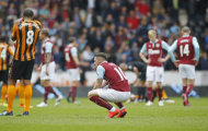 Burnley nhận vé đầu tiên xuống hạng