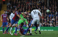 Thắng nhọc Crystal Palace, Man United bỏ xa Liverpool 7 điểm