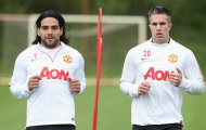 M.U nổi sóng: Van Gaal 'trù dập' Van Persie?