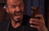 Becks làm mặt xấu chụp ảnh selfie