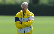 HLV Wenger hé mở tương lai