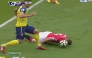 Video: Tình huống cản phá dũng cảm của Phil Jones trong trận gặp Arsenal