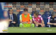 Bị bắt dự bị, Casillas rút ra điện thoại chơi game giải sầu