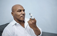Chân Tử Đan khiến Mike Tyson gãy ngón tay trên phim trường