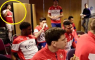 Ramsey vô tình làm lộ áo đấu của Arsenal mùa giải tới