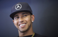 Lewis Hamilton ký hợp đồng siêu khủng với Mercedes