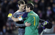 Cech và Casillas: Sinh nhật buồn của 2 thủ môn vĩ đại