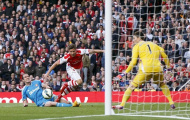 Hoà Arsenal, Sunderland trốn chạy “cửa tử” thành công