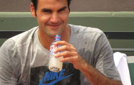 Federer cười tươi dưới cái nắng đỏ lửa ở Paris