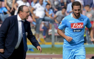 Higuain suýt choảng nhau với Benitez trong phòng thay đồ