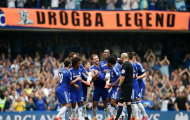 'Ông hoàng' Didier Drogba được đồng đội công kênh rời sân