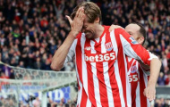 Cây sào Peter Crouch phá kỉ lục đánh đầu Ngoại hạng Anh
