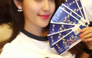 Á hậu Huyền My háo hức cổ vũ cho CLB Chelsea