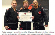 Siêu sao phim võ thuật Chuck Norris vừa mới chính thức được lên đai môn Jiu-Jitsu