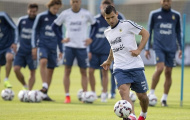 Không lấy được Messi, thì Aguero