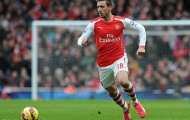 Bị Wenger ngó lơ, hậu vệ Arsenal “nhắc khéo” để được gia hạn hợp đồng