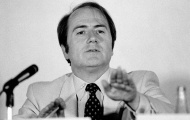 Sepp Blatter - từ ca sĩ hát đám cưới đến Chủ tịch FIFA