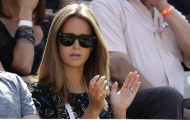 Kim Sears ăn vận giản dị cổ vũ Murray giành vé bán kết