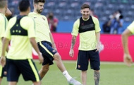 Trụ cột Iniesta sung mãn trong buổi tập của Barcelona
