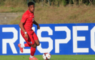 Video: Pha xỏ kim cực hay của sao trẻ Arsenal - Chuba Akpom