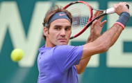 Trượt chân ngã ngửa, Federer vẫn cứu bóng thành công