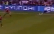 Video: Những cú tạt bóng làm nên thương hiệu của David Beckham