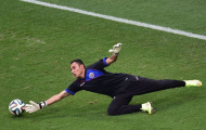 Keylor Navas được yêu cầu lên bàn mổ