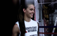 Sau Rousey, WWE lại dòm ngó thêm một mỹ nhân khác của UFC