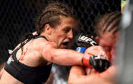 UFN 69: Đập đối thủ vỡ mặt, Jedrzejczyk vẫn là nữ hoàng ở hạng cân Strawweight