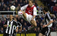 Video: Khả năng săn bàn đáng sợ của 'Người băng' Dennis Bergkamp
